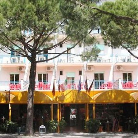 Hotel Canova Лидо ди Йезоло Екстериор снимка