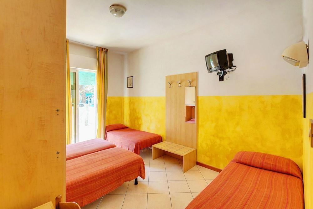 Hotel Canova Лидо ди Йезоло Екстериор снимка