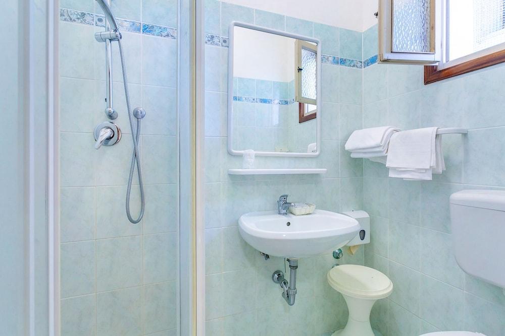Hotel Canova Лидо ди Йезоло Екстериор снимка